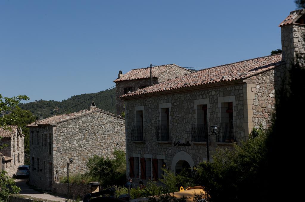 Hotel Siuranella Сиурана Екстериор снимка