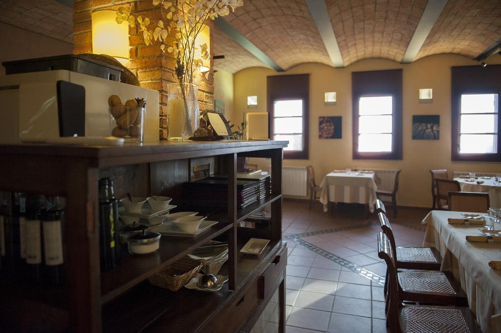 Hotel Siuranella Сиурана Екстериор снимка