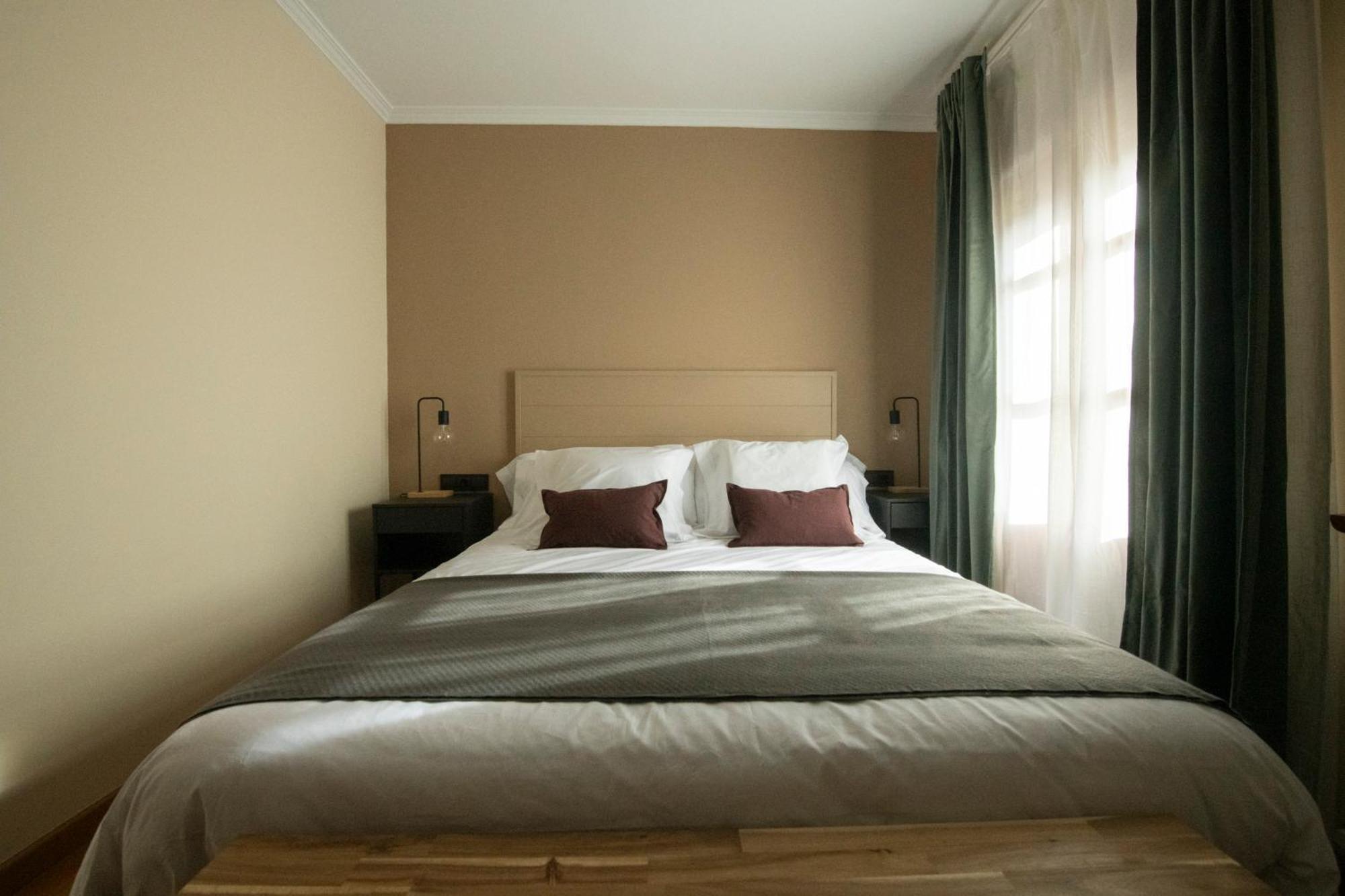 Hotel Siuranella Сиурана Екстериор снимка